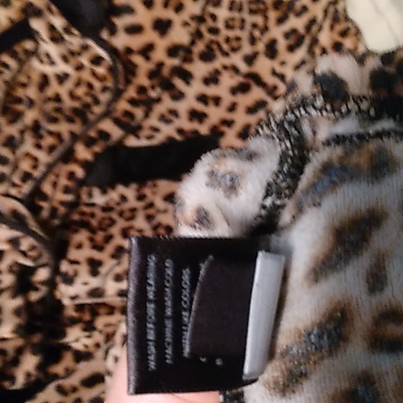 Women's  Simply Vera Velour Pajama Set - Picture 10 of 10